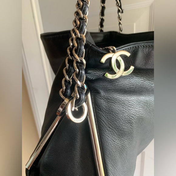 Chanel Ultimate soft leather Bag - Picture 3 of 9